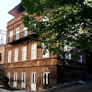 https://the-10.alltbilisihotels.com